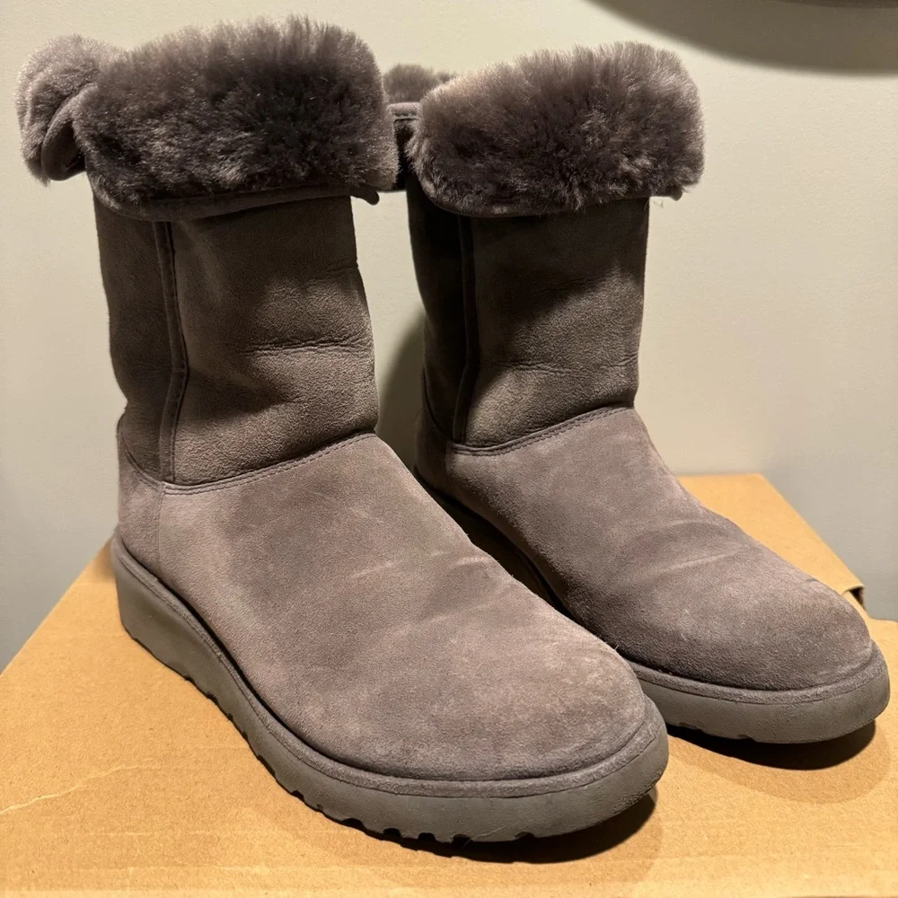 UGG Women's Amie Gray Suede & Fur Boots! Folds down! 7